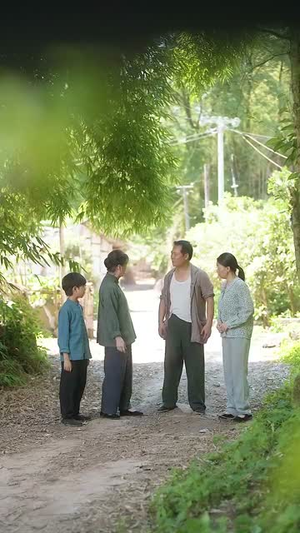 灾荒年代全家靠我心声逆袭（81集）一段短剧看完整部剧