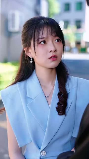绝不臣服（72集）一毛不花追完短剧
